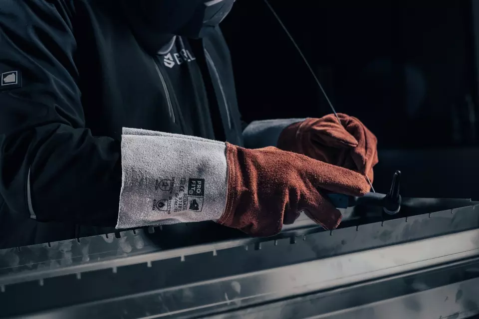 PRO FIT 511815, Heat Protection Glove, Sebatan Leather 10, image 2, gallery thumbnail