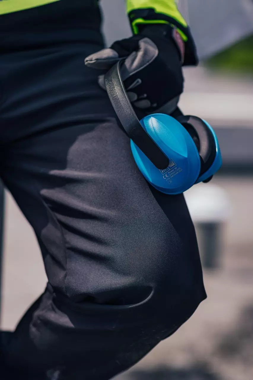 PRO FIT 2401, Protec 24 Ear Defenders, image 2, gallery thumbnail
