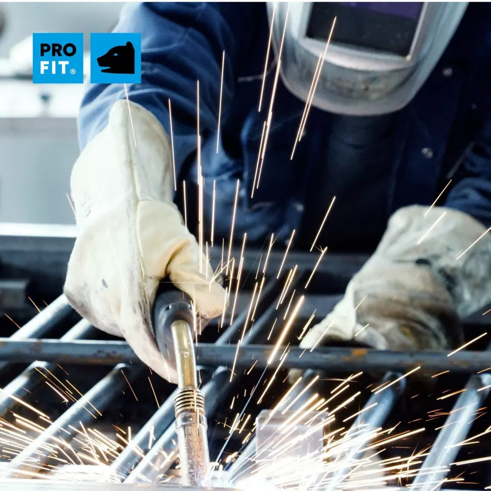 PRO FIT 531813, Combined Cowhide Welding Glove, image 3, gallery thumbnail