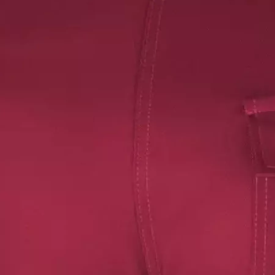 **100% Baumwolle** bietet natürliche Atmungsaktivität und weichen Tragekomfort für den zuverlässigen täglichen Einsatz.