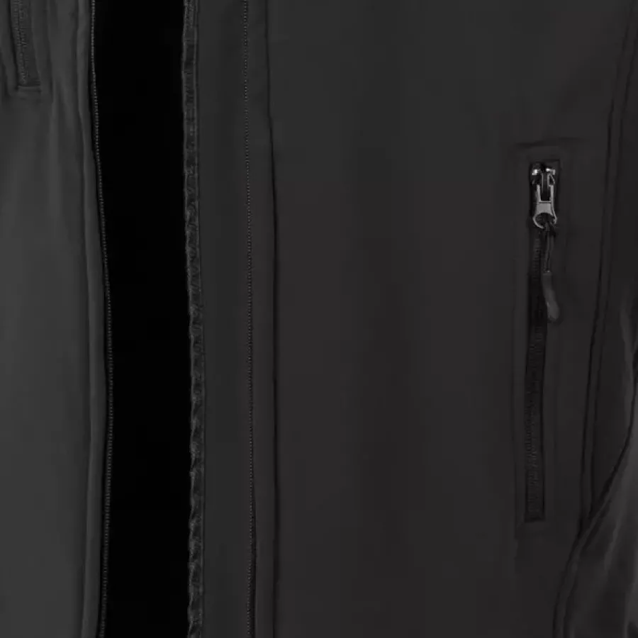 **Zipper Pockets** keep your essentials securely in place while giving you easy access on the go.
