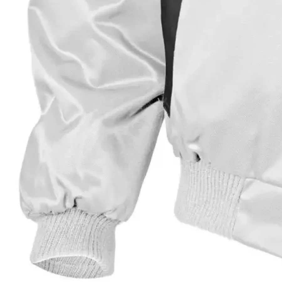 **Elastic Cuffs** keep warmth in and add a snug, comfortable fit without restricting movement.