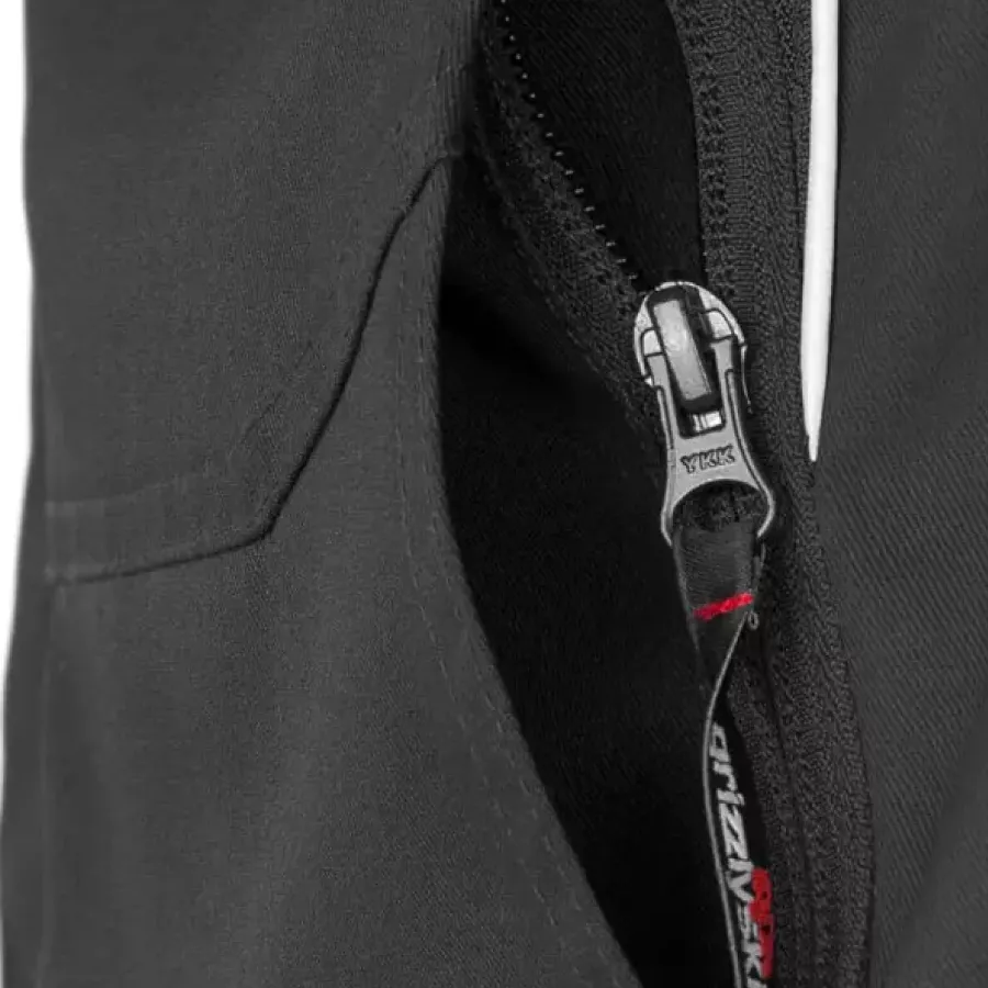 **Zipper Pockets** keep your essentials securely in place while staying easy to access on the move.