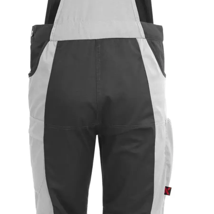 **Multiple Pockets** keep your tools and essentials organized and within easy reach so you can stay productive on the move.