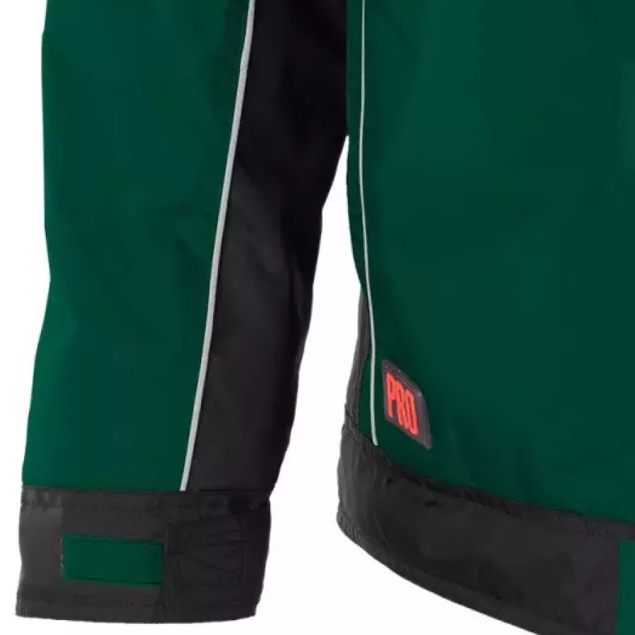 **Klettverschluss-Bündchen** halten kalte Zugluft fern und ermöglichen eine schnelle Anpassung der Passform für individuellen Komfort.