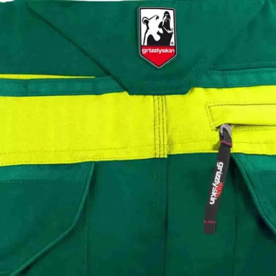 **Elastic Waistband** adapts to your body for a secure, comfortable fit that moves with you without digging in.