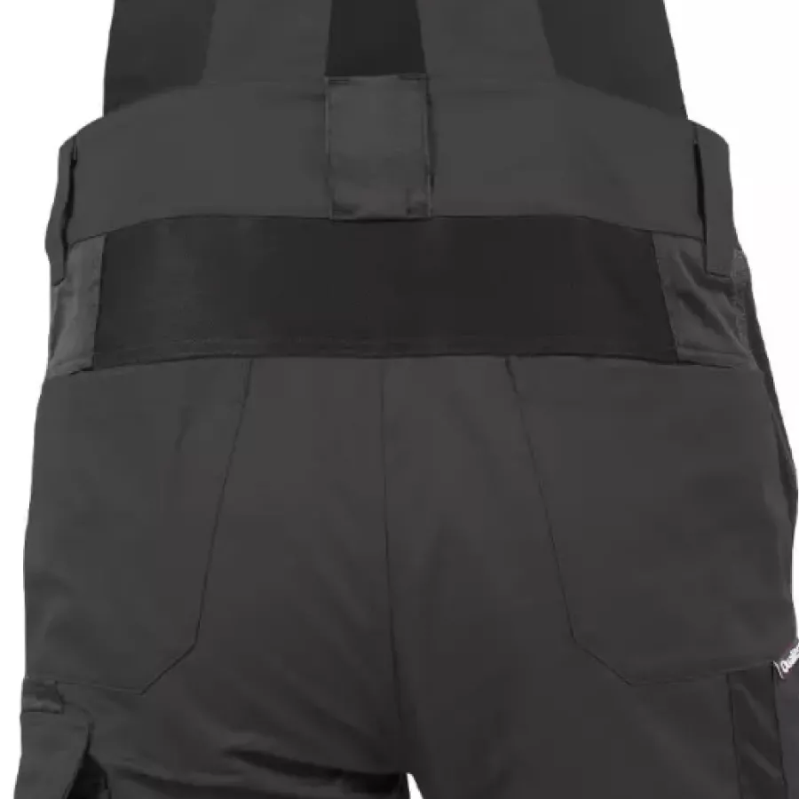 **Hochgezogener, geformter Bund am Rücken** unterstützt Ihre Haltung und hält Ihren Rücken beim Bücken oder Strecken angenehm bedeckt.