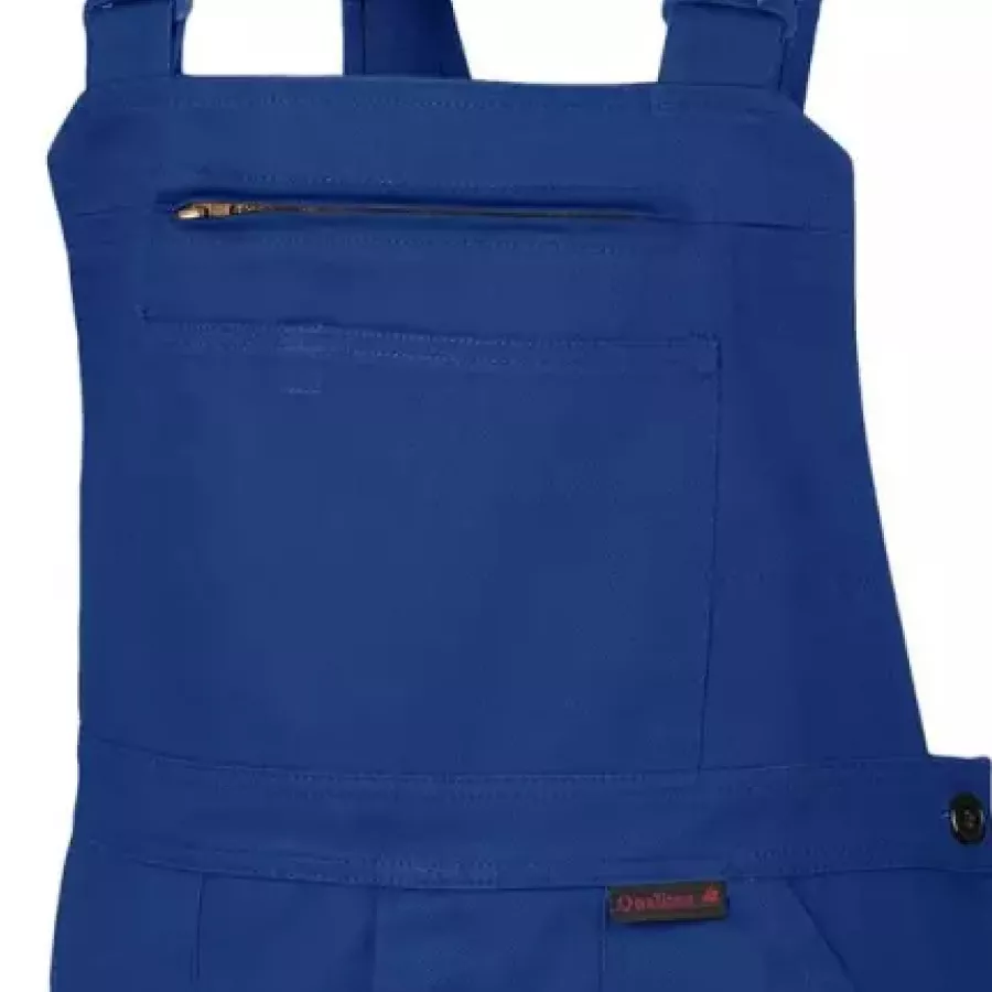 **Zipper Pocket** provides safe, easy access to essentials without slowing you down.