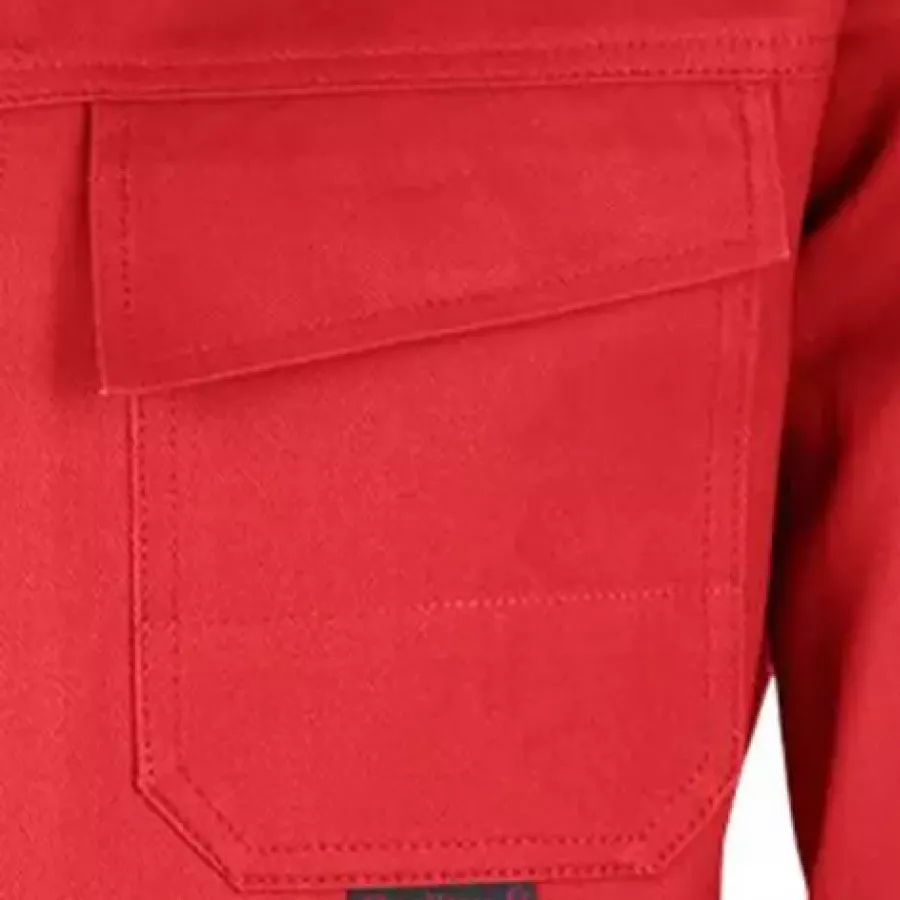 **Brusttasche** hält Ihre wichtigsten Utensilien griffbereit, damit Sie bei der Arbeit organisiert bleiben.
