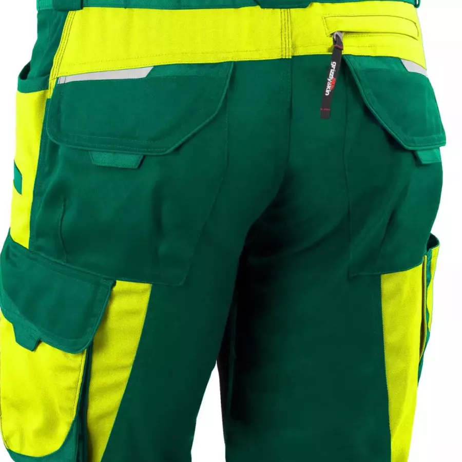 **Multiple Pockets** keep your tools and essentials close at hand, so you can stay efficient without slowing down.