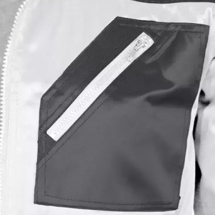 **Chest Pockets** provide handy storage for essentials while keeping them within easy reach.