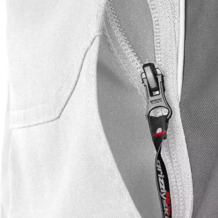 **Zipper Pockets** keep your essentials securely in place while staying easy to access on the move.