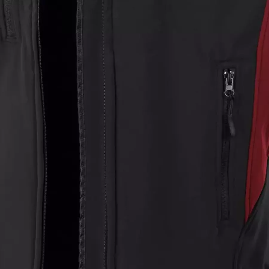 **Zipper Pockets** keep your essentials securely in place while giving you easy access on the go.