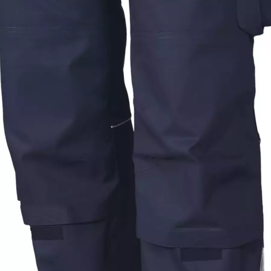 **Knee Pad Pockets** let you work comfortably on your knees without breaking focus or momentum.