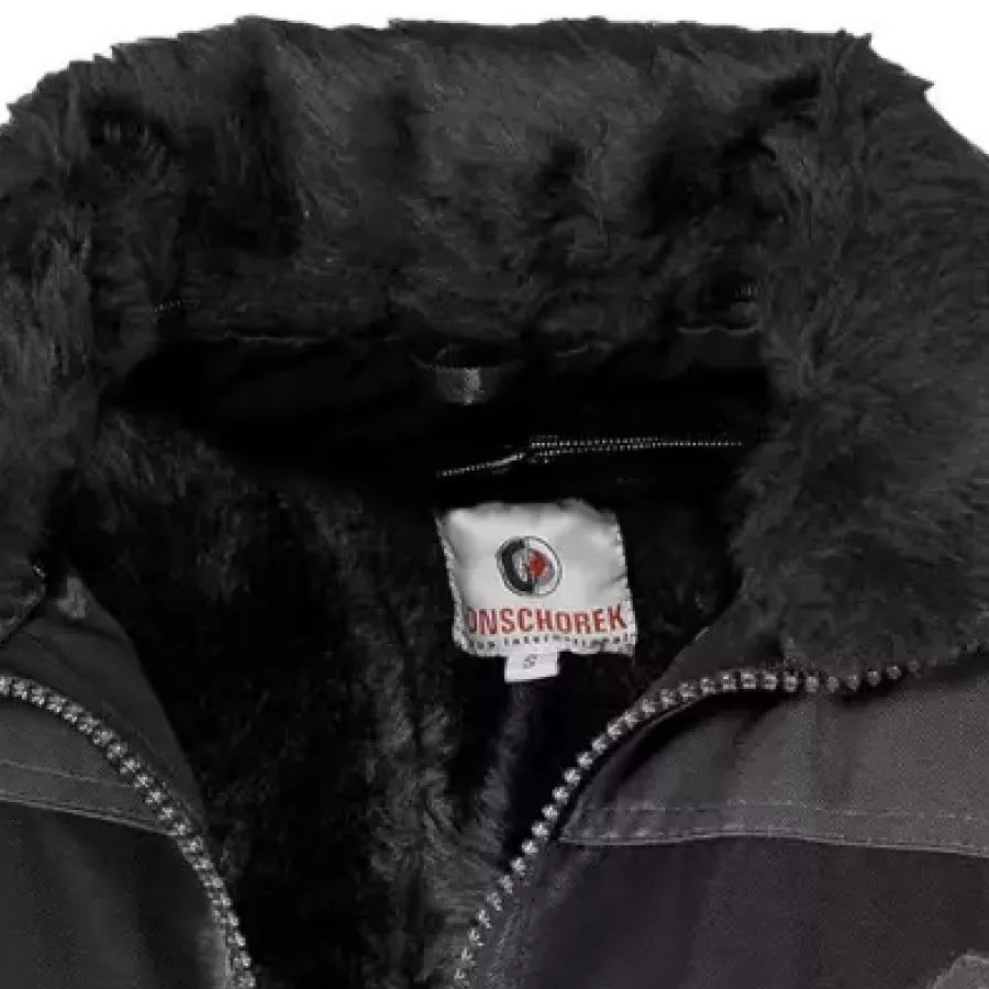 **Herausnehmbares Webpelzfutter** hält Sie bei Kälte angenehm warm und ermöglicht den einfachen Wechsel zu einer leichteren Variante, wenn das Wetter wärmer wird.