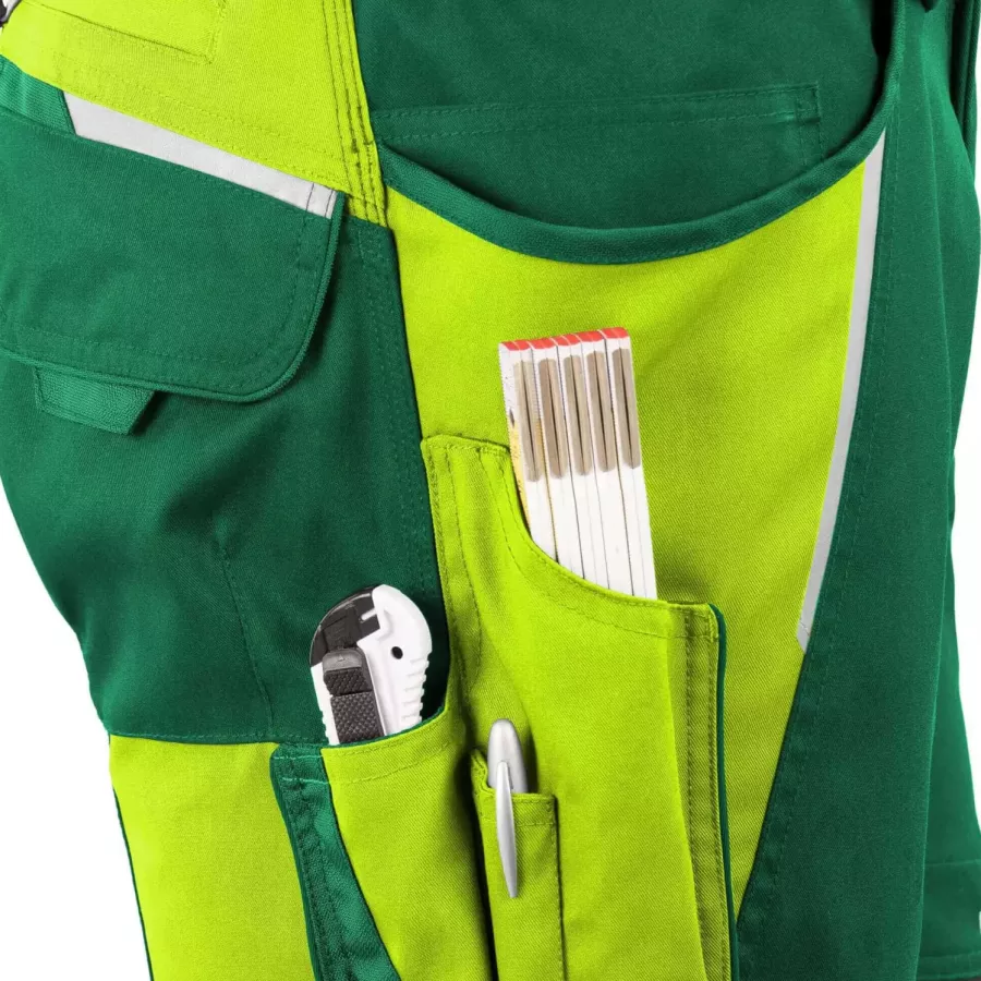 **Multiple Tool Pockets** keep your essentials close at hand so you can work efficiently without breaking focus.
