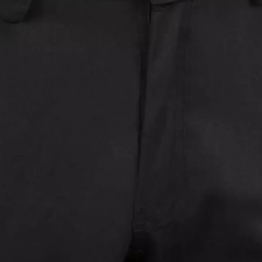 **Breathable Material** keeps air flowing to help you stay cool and fresh even during intense work.