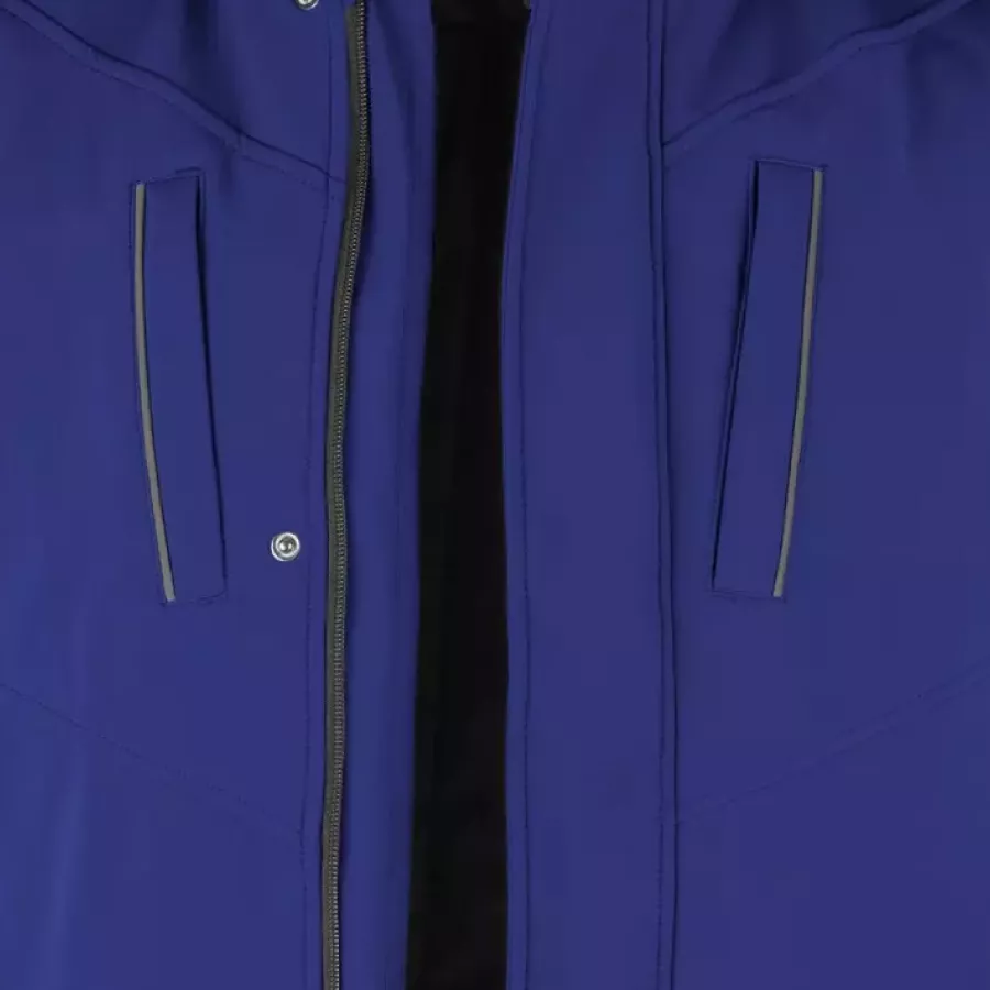 **Cold Protective** design helps you stay comfortably warm when temperatures drop, without sacrificing mobility.
