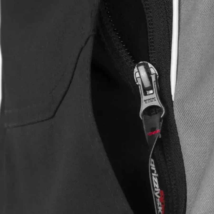 **Zipper Pockets** keep your essentials securely in place while staying easy to access on the move.