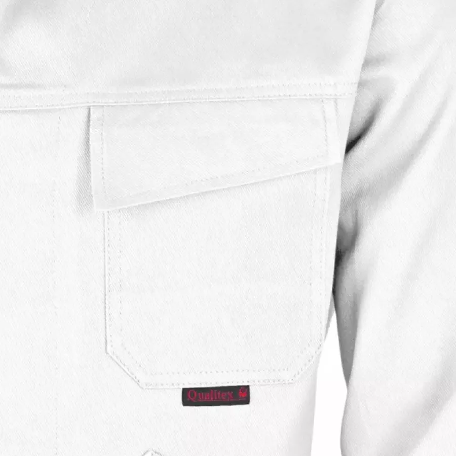 **Verstärkte Taschen** bieten robusten Stauraum, der dem täglichen Gebrauch standhält und wichtige Utensilien griffbereit hält.