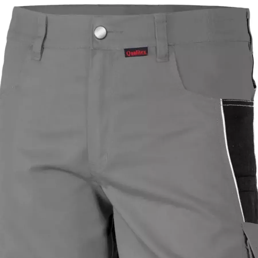 Der seitliche Gummizug passt sich Ihren Bewegungen an und sorgt für einen sicheren, bequemen Sitz den ganzen Tag über.