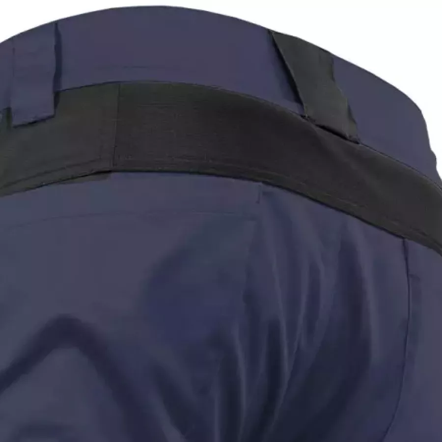 **Hochgezogener Bund am Rücken** sorgt für vollständige Abdeckung und Halt und bietet Komfort in jeder Position.