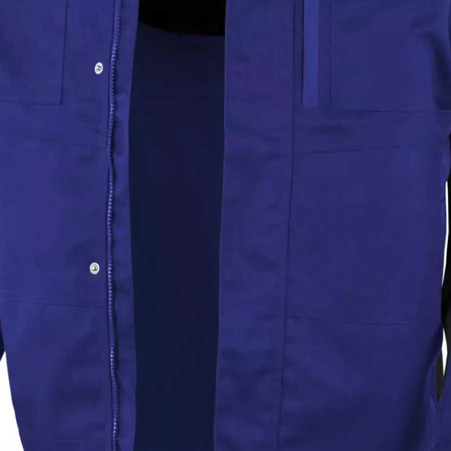 **Zipper Closure** lets you seal in comfort quickly and adjust your jacket effortlessly throughout the day.