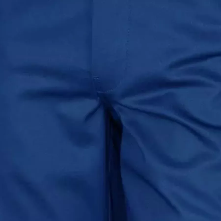 **Strapazierfähiges Material** hält der täglichen Beanspruchung stand, damit Ihre Hose länger hält, ohne den Komfort zu beeinträchtigen.