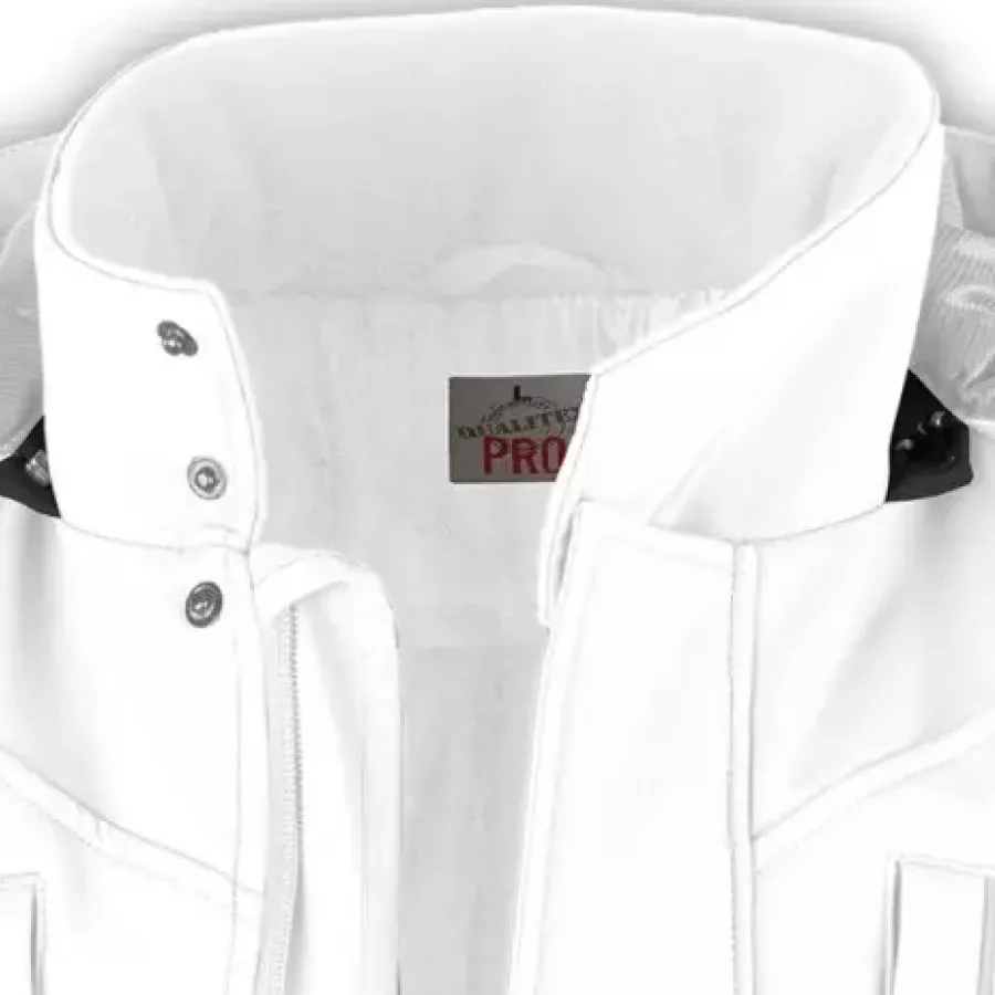 **Stand Up Collar** wraps your neck in extra comfort to keep warmth in and distractions out on cooler days.