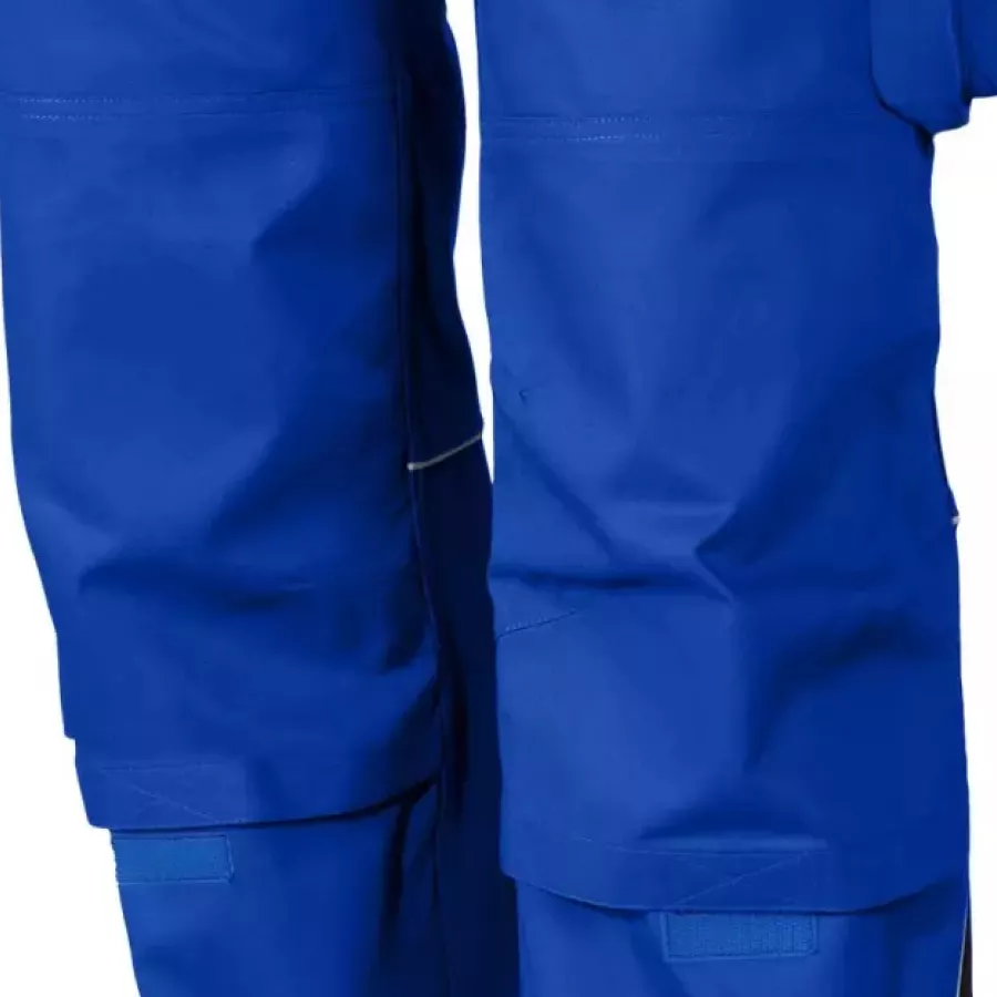 **Kniepolstertaschen** ermöglichen ein komfortables Arbeiten auf den Knien, ohne die Konzentration oder den Arbeitsfluss zu unterbrechen.