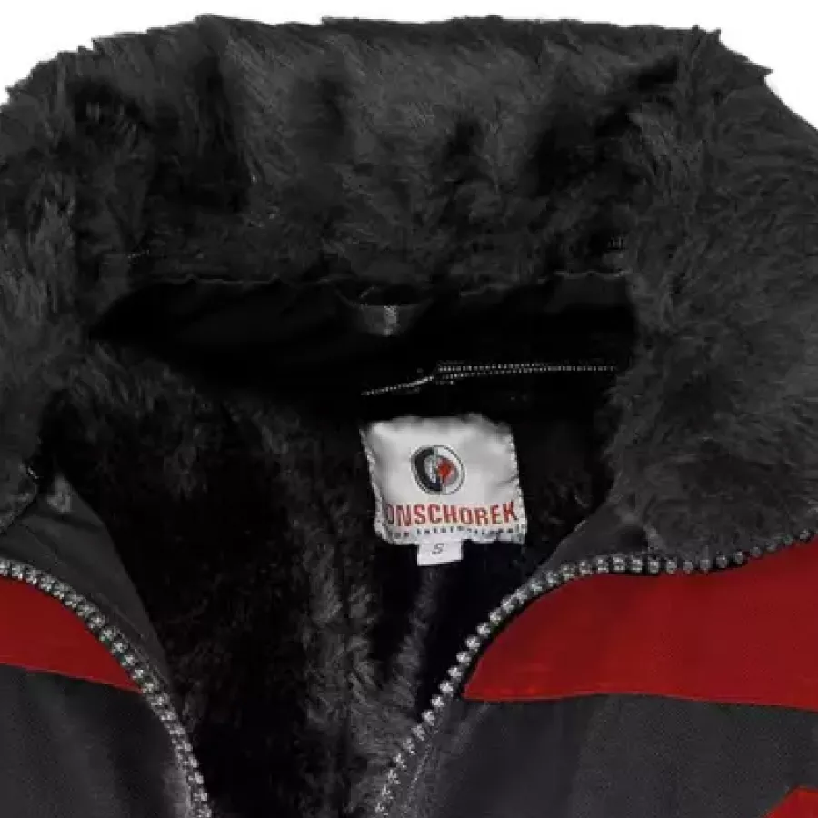 **Herausnehmbares Webpelzfutter** hält Sie bei Kälte angenehm warm und ermöglicht den einfachen Wechsel zu einer leichteren Variante, wenn das Wetter wärmer wird.