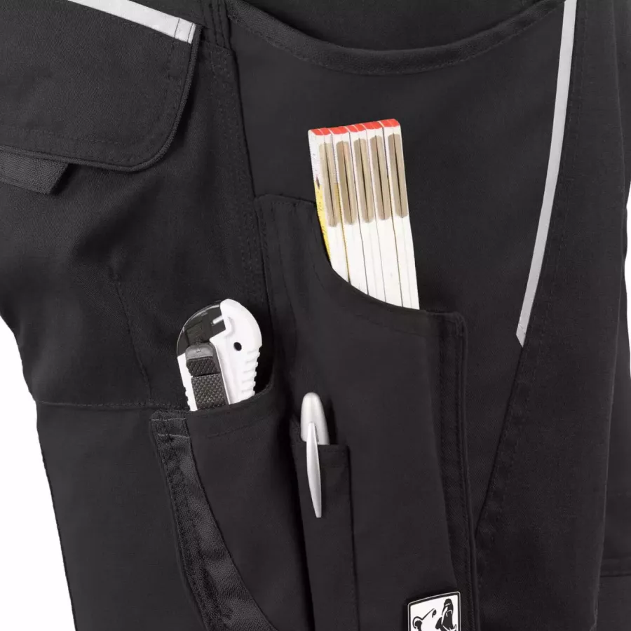**Multiple Tool Pockets** keep your tools organized and close at hand for efficient, uninterrupted work.