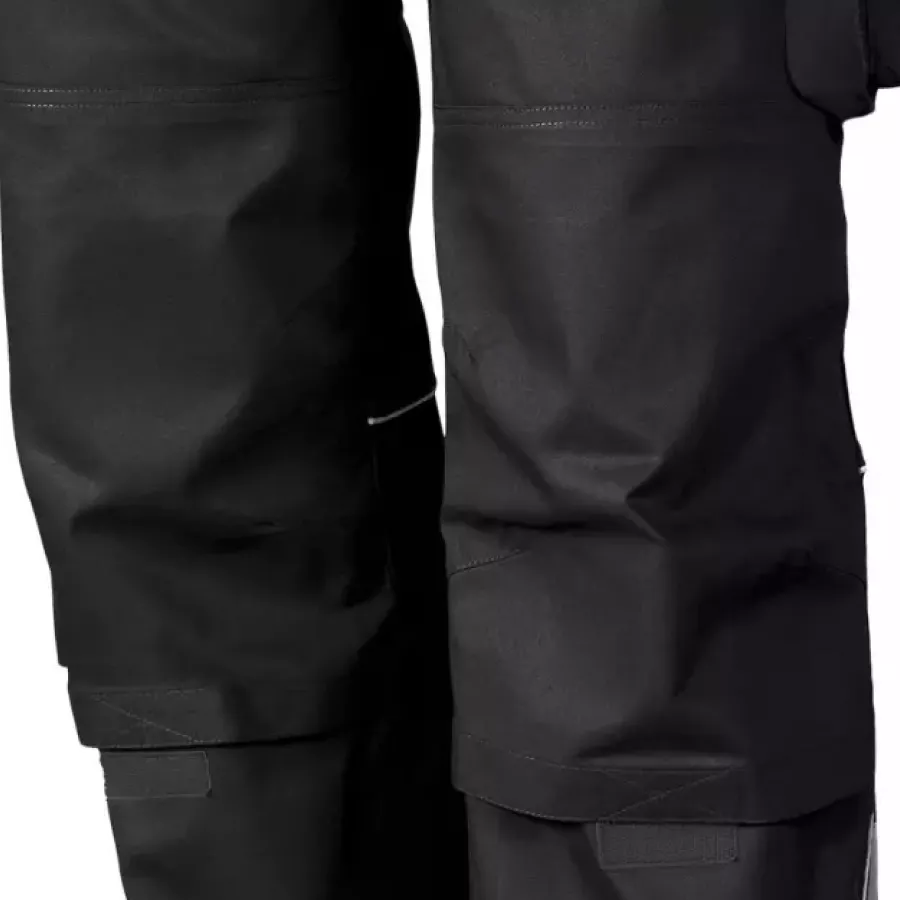 **Knee Pad Pockets** let you work comfortably on your knees without breaking focus or momentum.