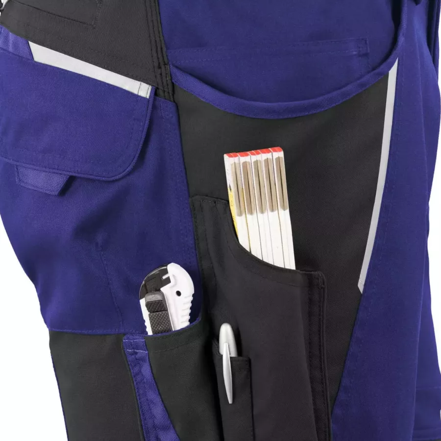 **Multiple Tool Pockets** keep your essentials close at hand so you can work efficiently without breaking focus.