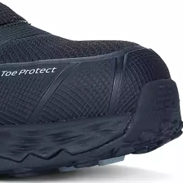 **Die leichte, metallfreie Fiberglas-Zehenkappe** schützt Sie, während sie jeden Schritt leicht hält.