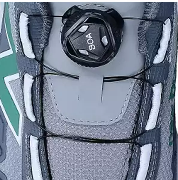 **The BOA® Lacing System** keeps your laces secure and allows quick one-handed adjustment.