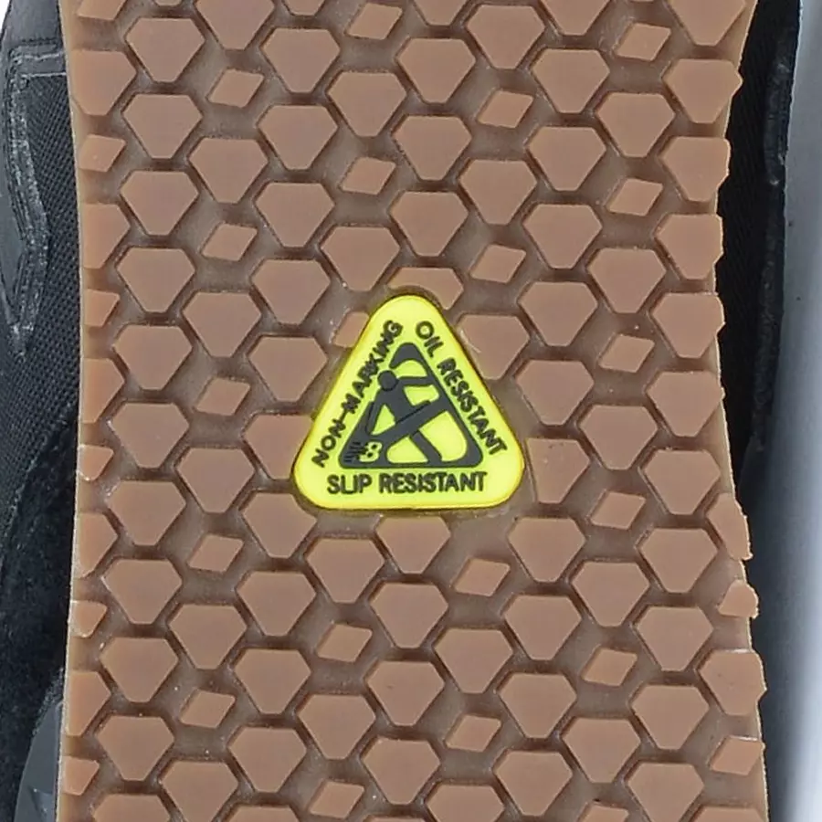 **Slip-resistant outsole (SRC)** keeps you secure on wet and oily floors.