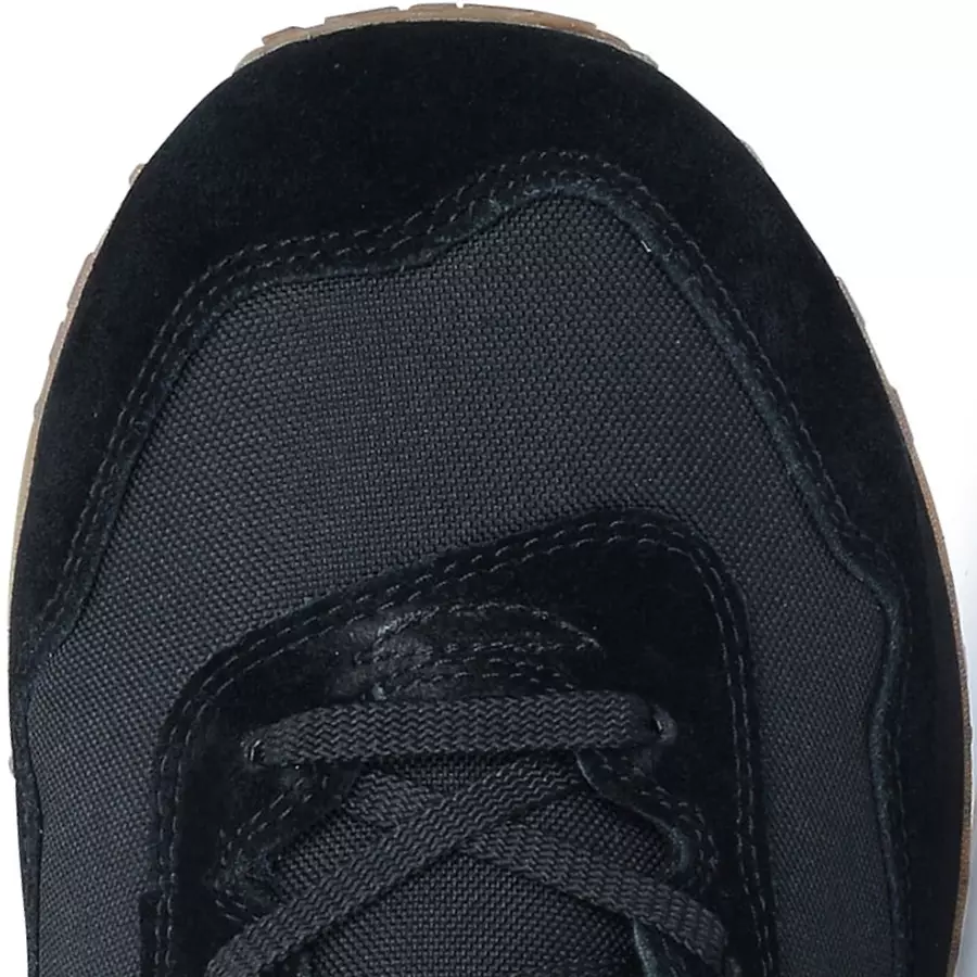 **Breathable** and **water-resistant** oxford upper keeps your feet cool and dry during long shifts.