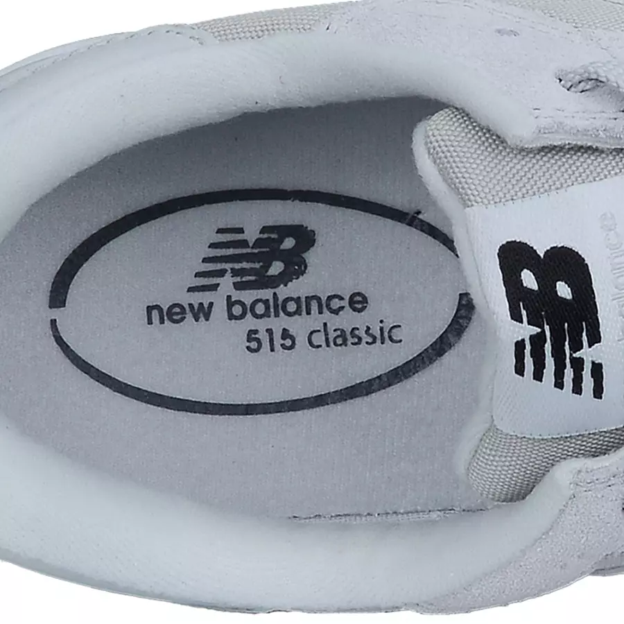 **Comfort insoles** cushion every step, helping reduce foot fatigue.