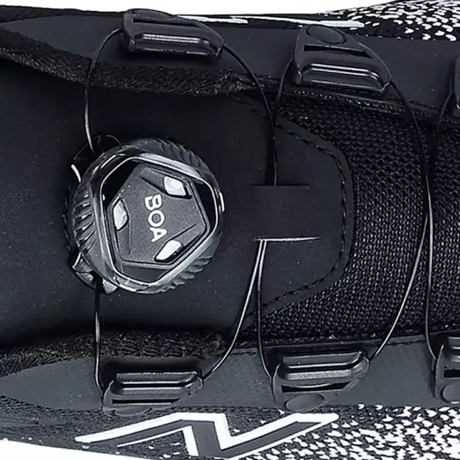 **The BOA® Lacing System** keeps your laces secure and allows quick one-handed adjustment.