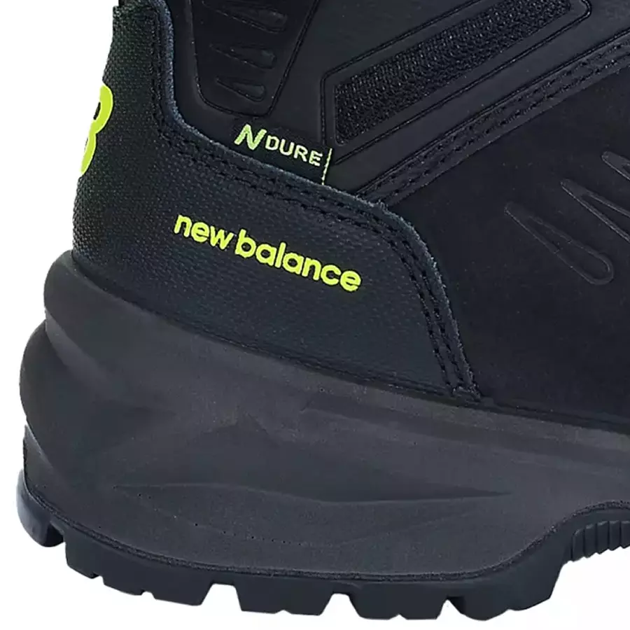 **Comfort insoles** support your feet so you feel good from clock-in to clock-out.