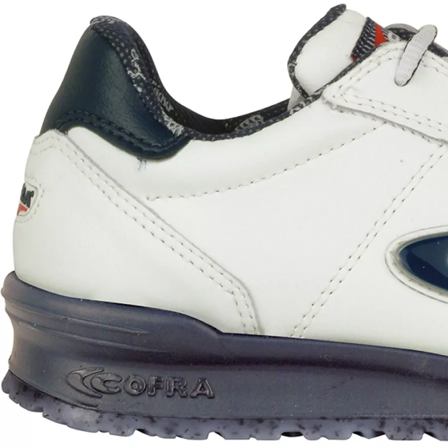 **Non-Metallic Anti Perforation Midsole** adds flexible underfoot protection that lets you move naturally and confidently.