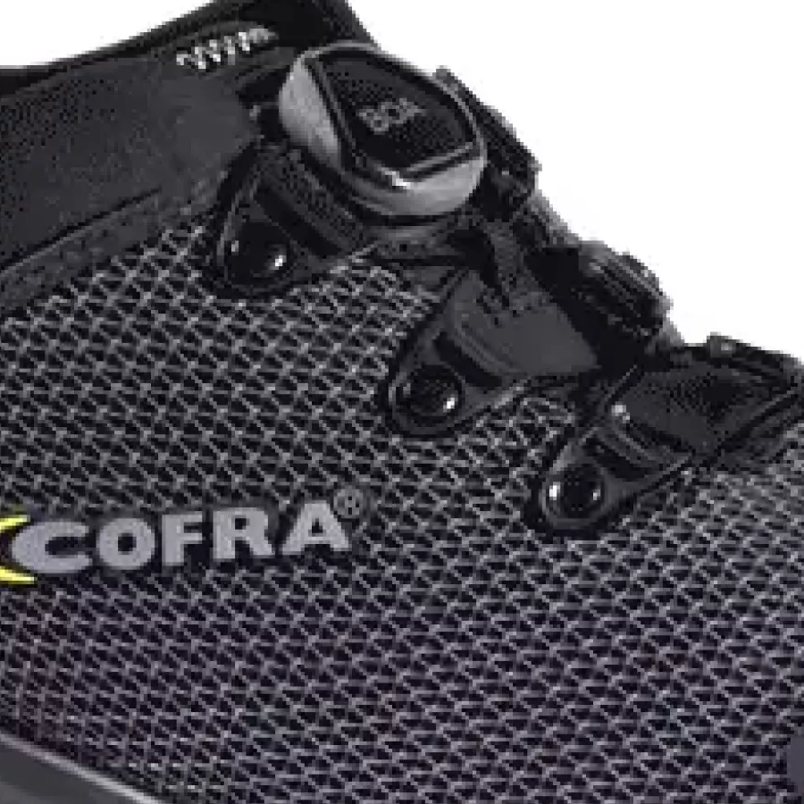 **BOA Closure System** lets you dial in a precise, secure fit in seconds, giving you confidence that stays locked in all day.