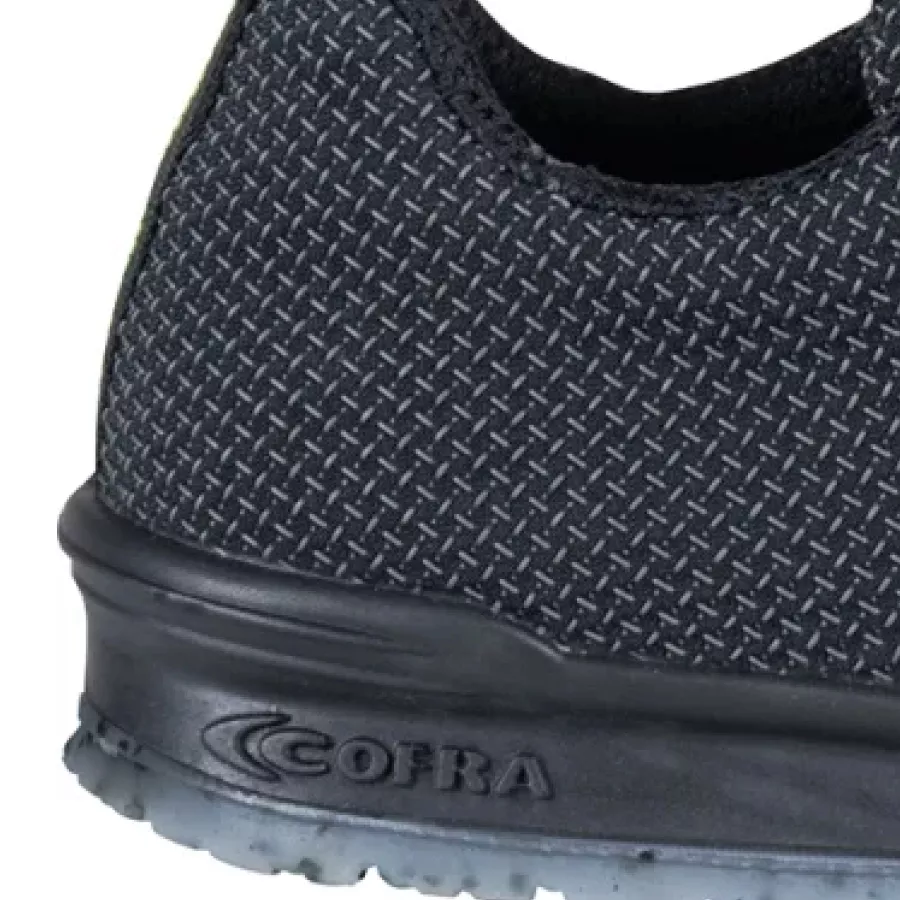 **Non-Metallic Anti Perforation Midsole** adds flexible underfoot protection without weighing you down or restricting movement.