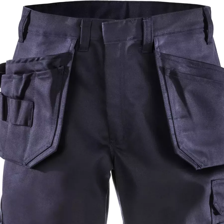 **Tool Pockets** keep your essentials within easy reach so you can move efficiently and stay in the flow of your work.