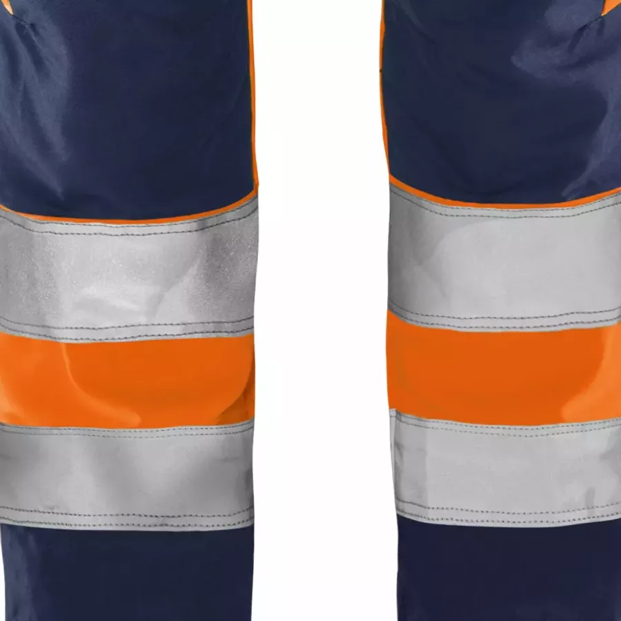 **Reflexstreifen** verbessern die Sichtbarkeit, damit Sie bei schlechten Lichtverhältnissen sicher gesehen werden.