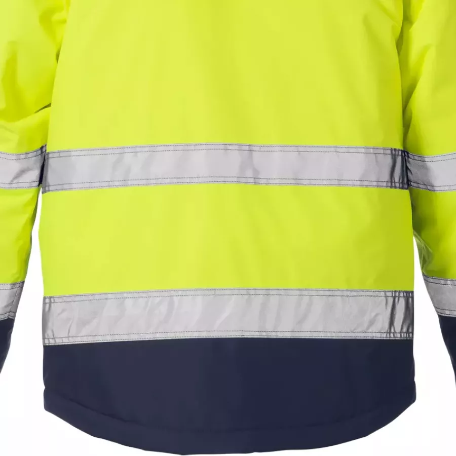 **Extended Back** provides extra coverage to keep you warm and protected when bending or reaching.