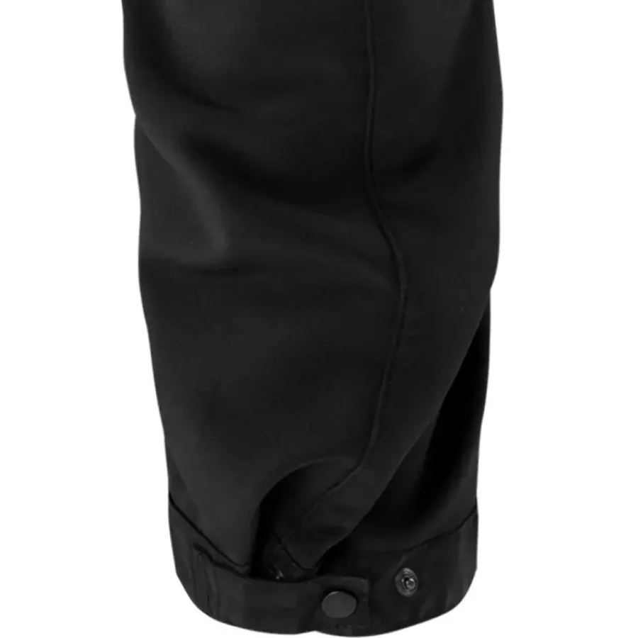 **Beinabschlüsse mit Druckknöpfen** ermöglichen eine schnelle, einfache Anpassung für einen sauberen Sitz, der zu verschiedenem Schuhwerk und Aktivitäten passt.