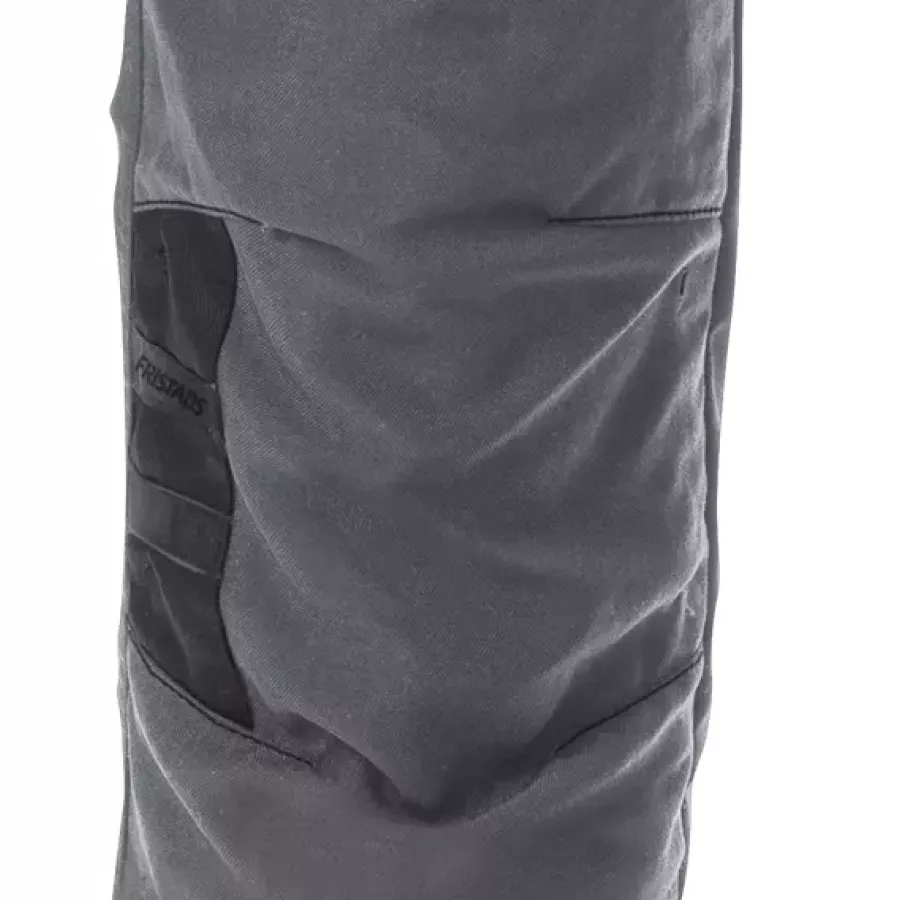 **CORDURA® Reinforced Knee Pockets** provide durable protection and comfort when kneeling or working on tough surfaces.