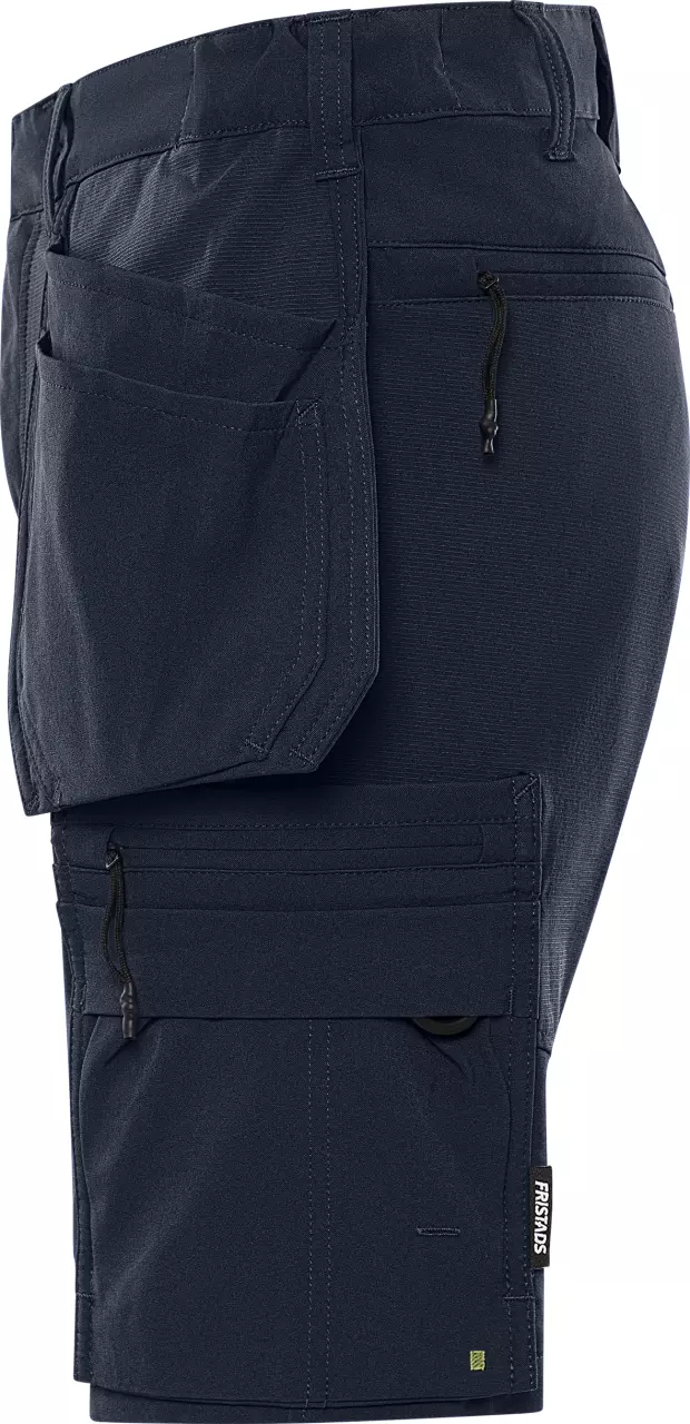 Pocket System · Zipper Pocket feature highlight